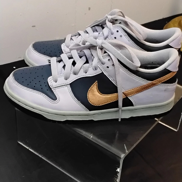 Nike White and Gold Sneakers - Picture 3 of 4